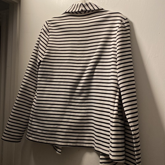 Forever 21 black and white striped stretch blazer - Picture 3 of 3